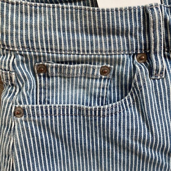 Calvin Klein Railroad Stripes Rolled Cuff Denim Shorts Size 2 NWT - Picture 3 of 13